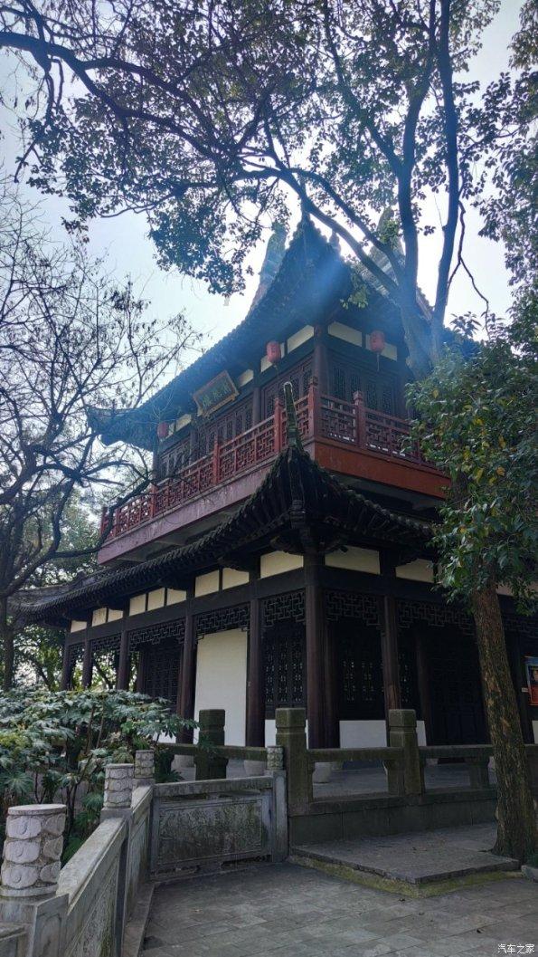 40岁谭卓和“黄毛”章宇公开“示爱”,《药神》中两人早有迹可循
